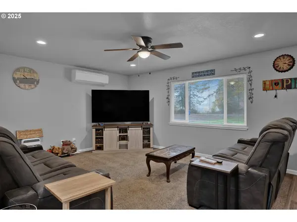164 MOON HILL RD, Tenmile, OR 97481