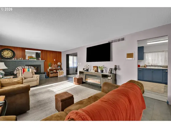 389 MAXWELL RD, Eugene, OR 97404