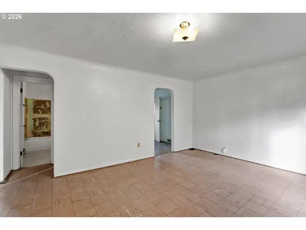 930 1ST ST, Springfield, OR 97477