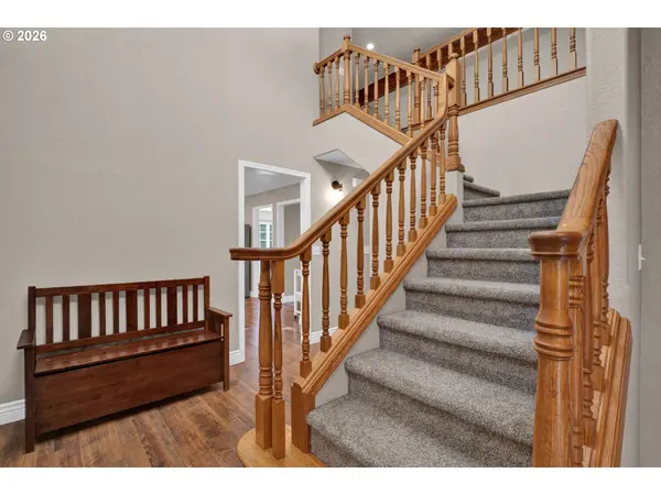 1040 ARCADIA DR, Roseburg, OR 97471