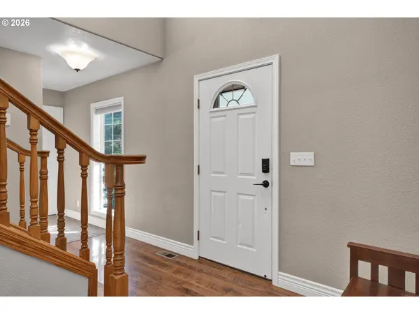 1040 ARCADIA DR, Roseburg, OR 97471