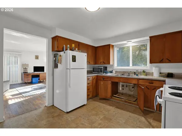 3307 ARROWHEAD ST, Eugene, OR 97404