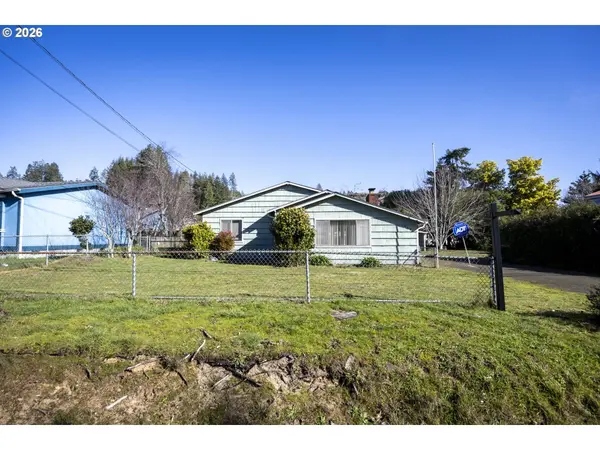 550 N 8TH ST, Lakeside, OR 97449