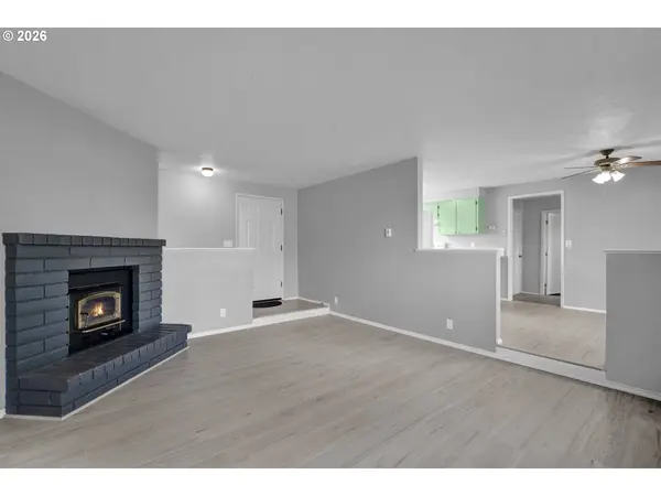 520 S 51ST PL, Springfield, OR 97478