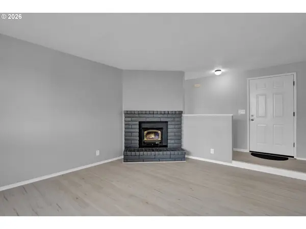 520 S 51ST PL, Springfield, OR 97478