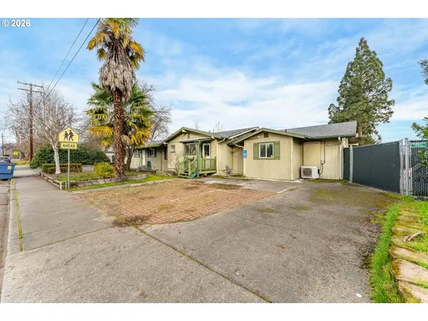 1117 SW GREENWOOD AVE, Grants Pass, OR 97526