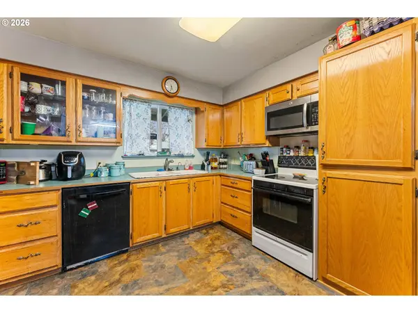 1117 SW GREENWOOD AVE, Grants Pass, OR 97526