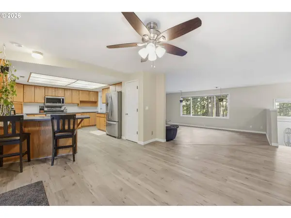 85217 WINDING WAY, Pleasant Hill, OR 97455