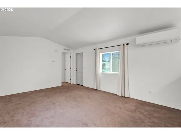 700 N MILL ST, Creswell, OR 97426