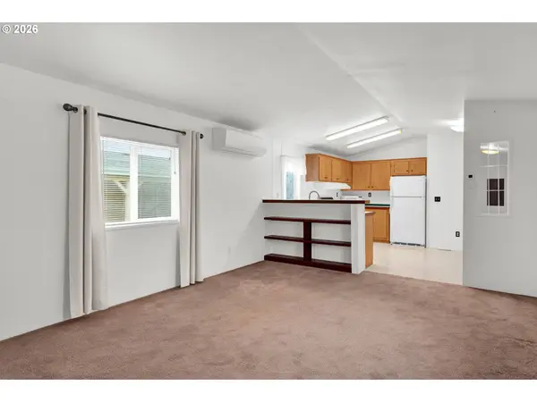 700 N MILL ST, Creswell, OR 97426