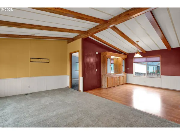 1200 E CENTRAL AVE #84, Sutherlin, OR 97479