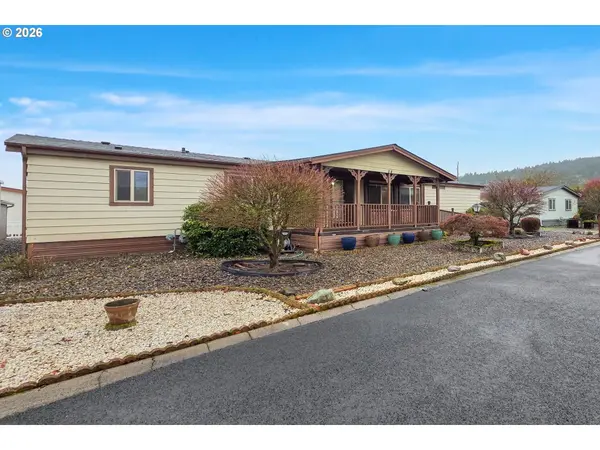 1200 E CENTRAL AVE #84, Sutherlin, OR 97479