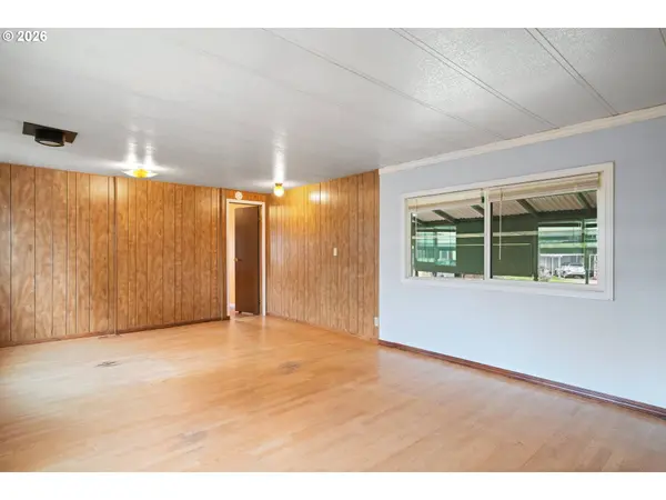 7080 THURSTON RD, Springfield, OR 97478