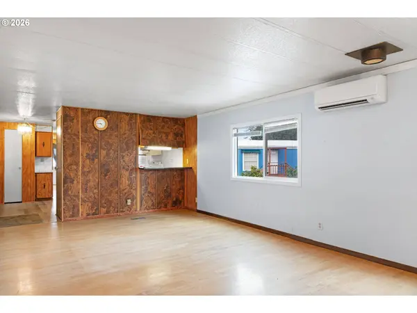 7080 THURSTON RD, Springfield, OR 97478