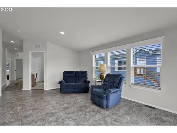 310 PITNEY LN #71, Junction City, OR 97448
