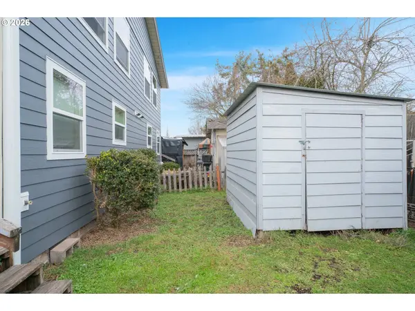 215 SMITH LOOP, Springfield, OR 97478