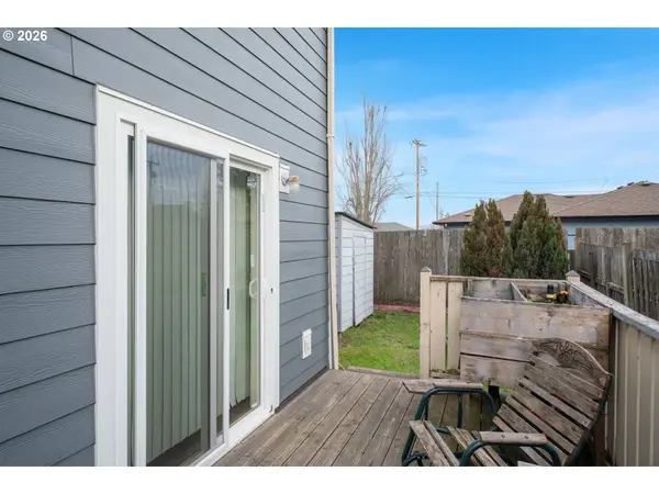 215 SMITH LOOP, Springfield, OR 97478