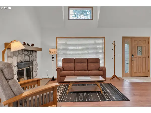 1009 ROYAL SAINT GEORGE DR, Florence, OR 97439