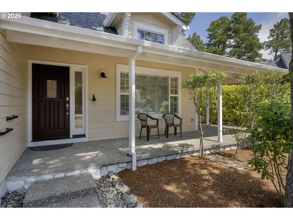 1009 ROYAL SAINT GEORGE DR, Florence, OR 97439