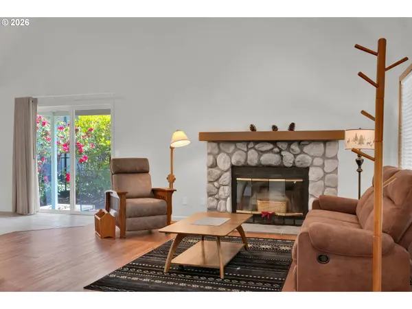 1009 ROYAL SAINT GEORGE DR, Florence, OR 97439