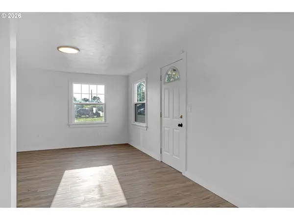 2010 SE 1ST AVE, Albany, OR 97321