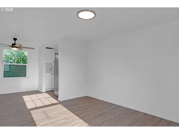 2010 SE 1ST AVE, Albany, OR 97321