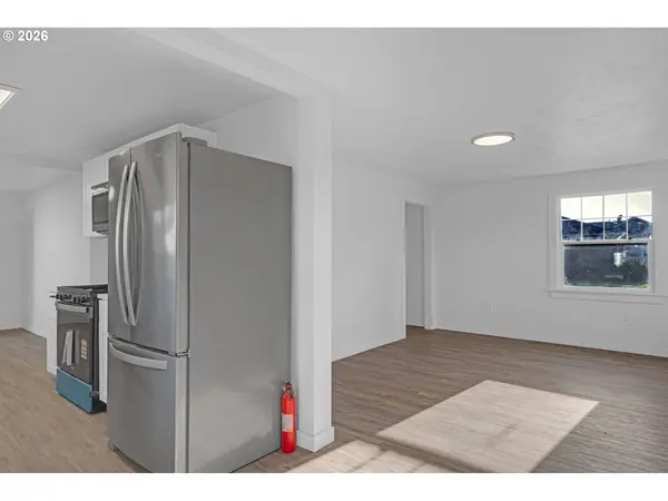 2010 SE 1ST AVE, Albany, OR 97321