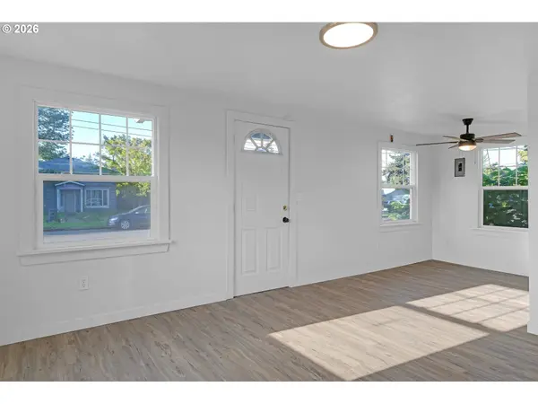2010 SE 1ST AVE, Albany, OR 97321