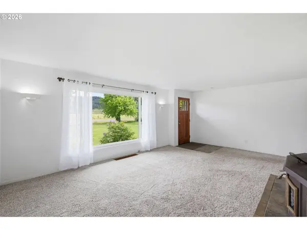 39200 CAMP CREEK RD, Springfield, OR 97478