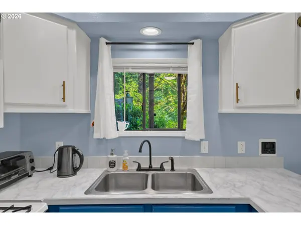 55636 MCKENZIE RIVER DR #9, Blue River, OR 97413