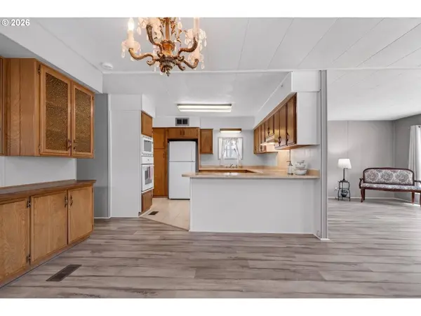 1800 LAKEWOOD CT #57, Eugene, OR 97402
