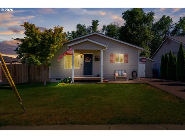285 E 3RD AVE, Junction City, OR 97448