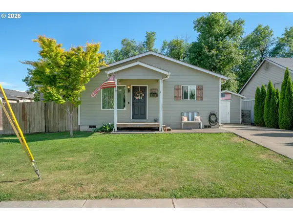 285 E 3RD AVE, Junction City, OR 97448