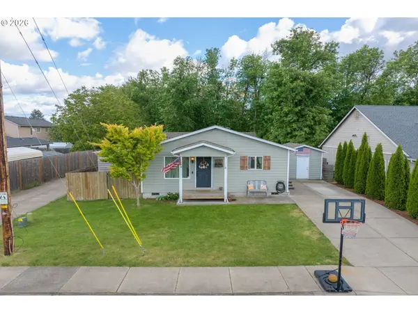 285 E 3RD AVE, Junction City, OR 97448