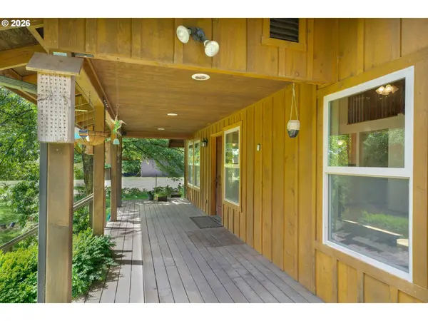 80558 LOST CREEK RD, Dexter, OR 97431