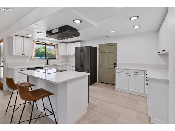 1696 LARKSPUR LOOP, Eugene, OR 97401