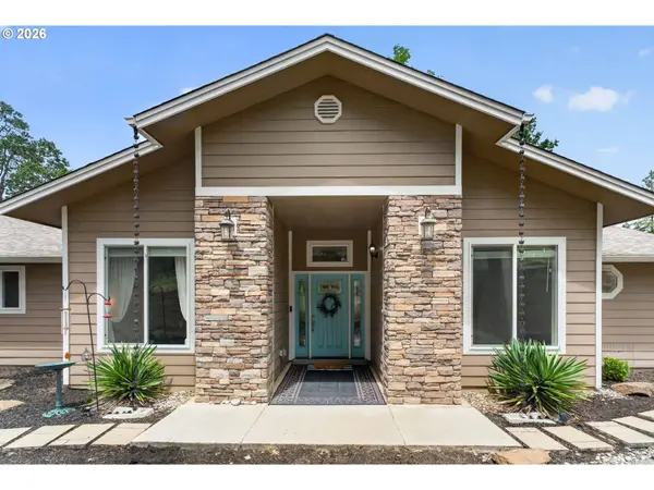 180 HAWKEYE LN, Roseburg, OR 97471
