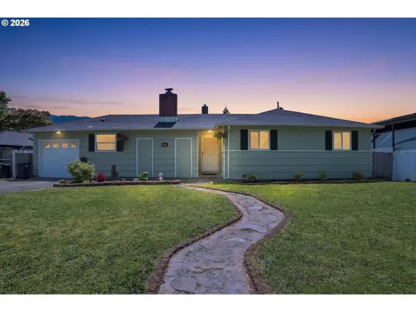 47768 PORTAL DR, Oakridge, OR 97463