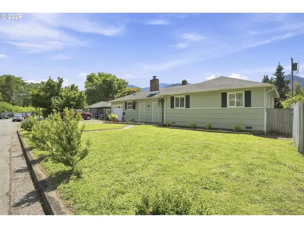 47768 PORTAL DR, Oakridge, OR 97463