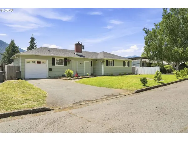 47768 PORTAL DR, Oakridge, OR 97463