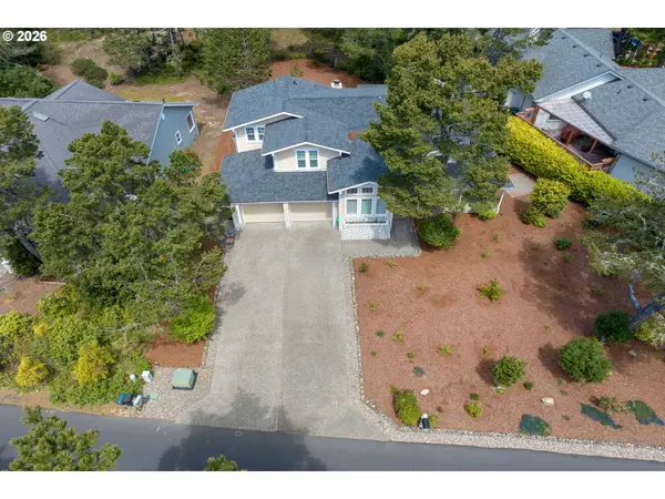 1009 ROYAL SAINT GEORGE DR, Florence, OR 97439