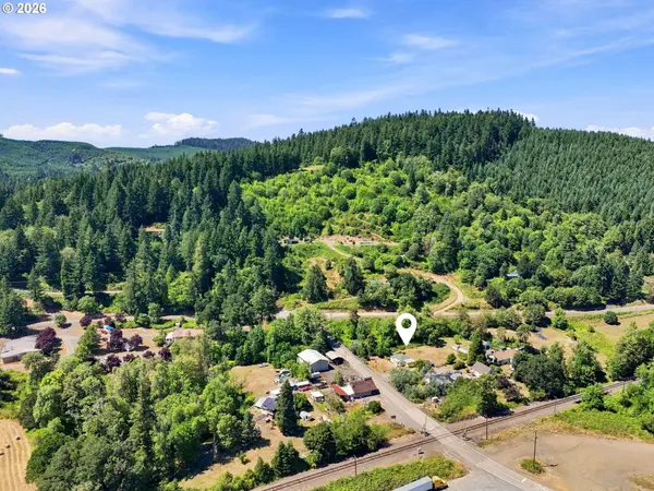 152 BEAR CREEK RD, Cottage Grove, OR 97424