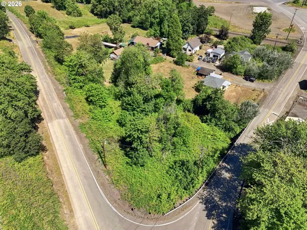 152 BEAR CREEK RD, Cottage Grove, OR 97424