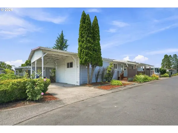 1800 LAKEWOOD CT #138, Eugene, OR 97402