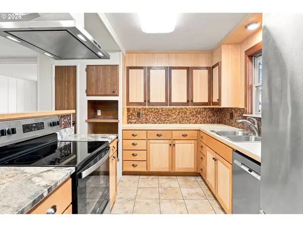 1800 LAKEWOOD CT #138, Eugene, OR 97402