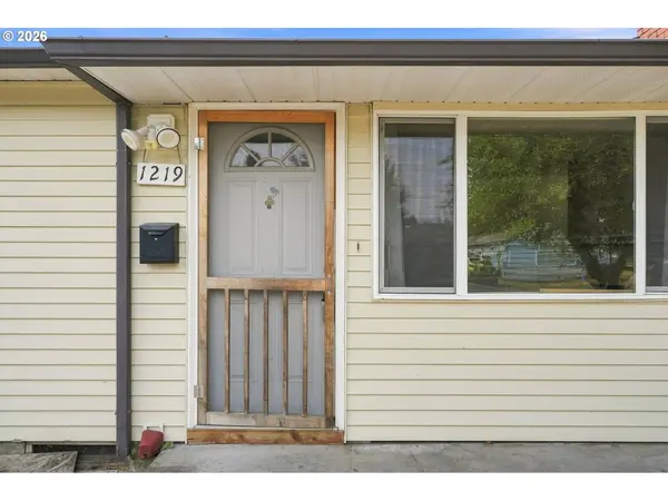 1219 PLEASANT ST, Springfield, OR 97477