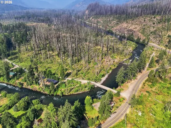 54432 MCKENZIE HWY #24, Blue River, OR 97413