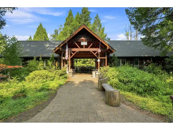 54432 MCKENZIE HWY #24, Blue River, OR 97413