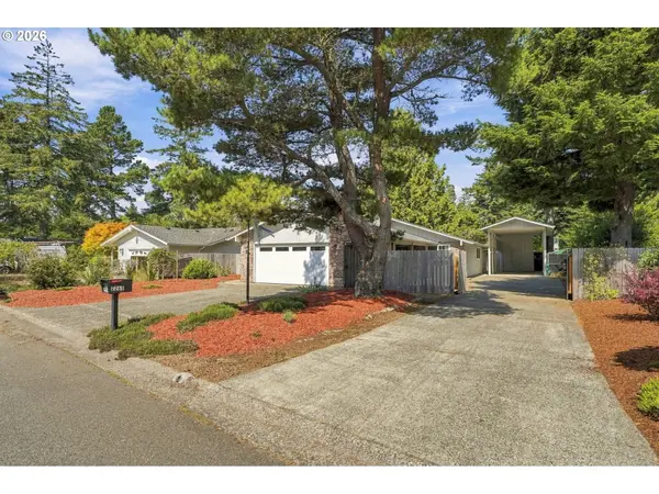 2265 24TH ST, Florence, OR 97439