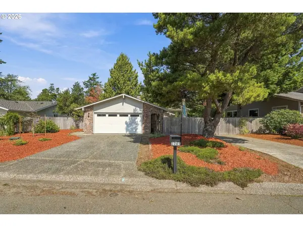 2265 24TH ST, Florence, OR 97439